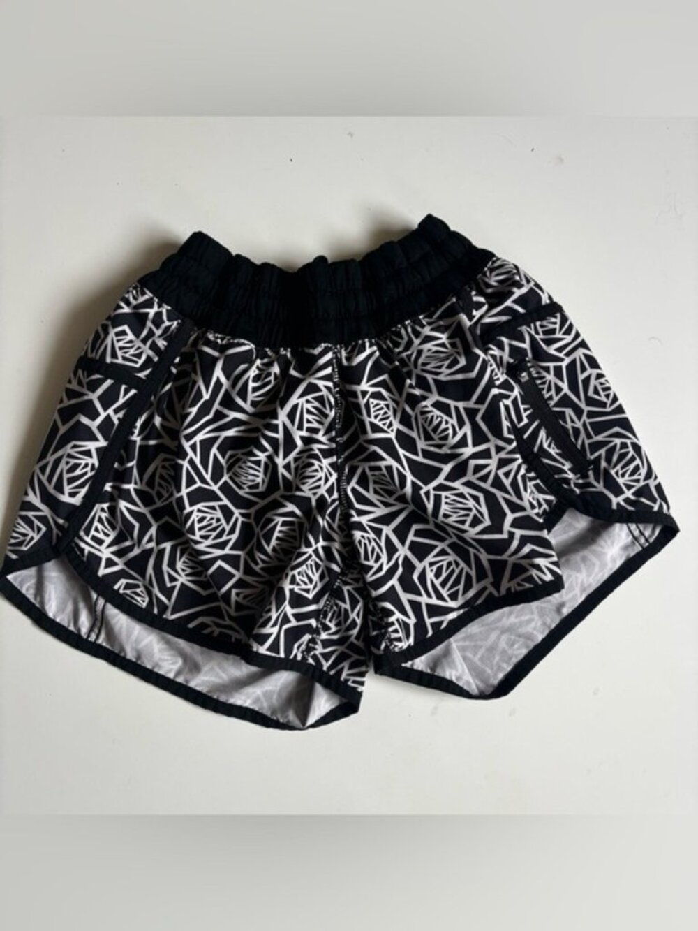 Lululemon Black and White Patterned Shorts - 4